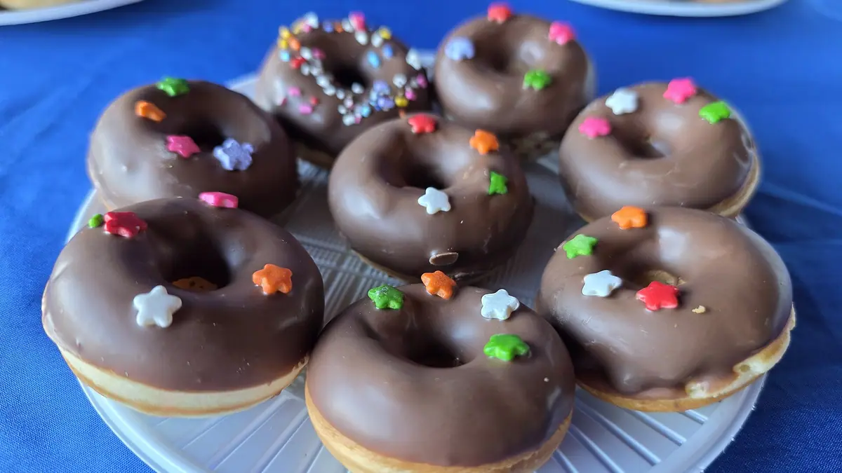 Cake Maker bakes